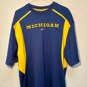 Nike University Of Michigan Wolverines Dri-Fit Embroidered Logo T-Shirt Men’s L